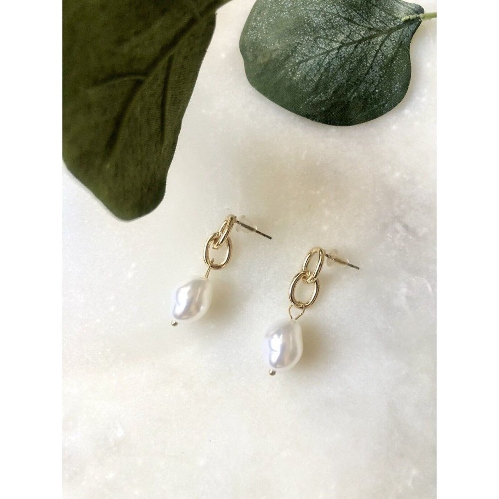 Gold Plated Link Chain Earrings With Imitation Baroque Pearl NWOT